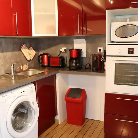 Appt 6- 8 Personnes Plein Centre 2 Places Parking דירה *